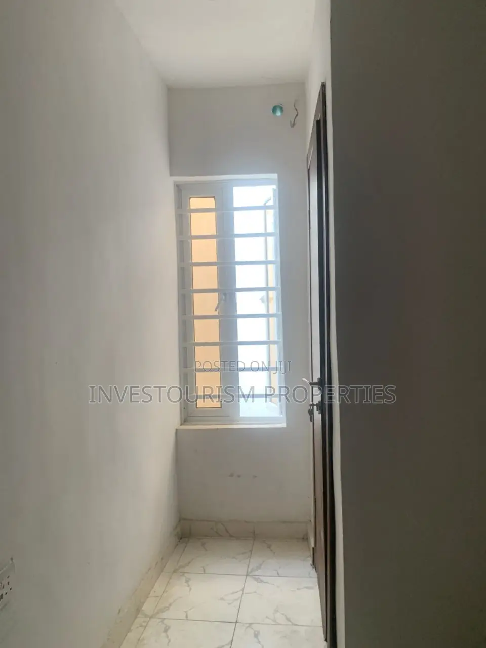 3bdrm Duplex in Metro, Off Lekki-Epe Expressway for sale