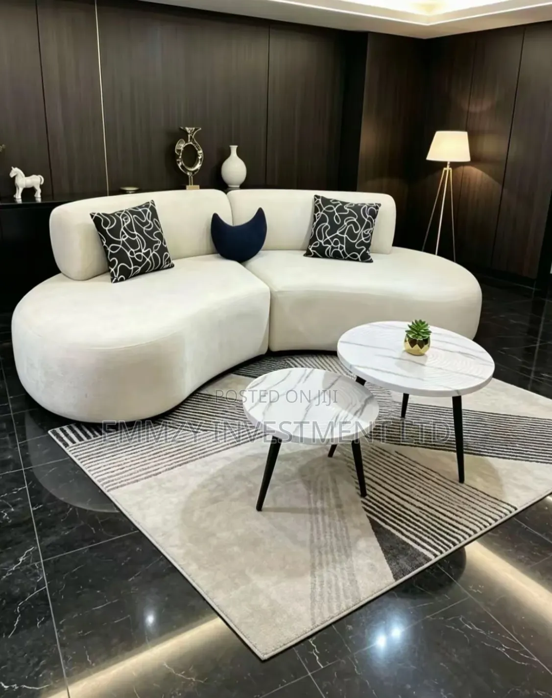 Available Luxury 4 Seats Chair Available