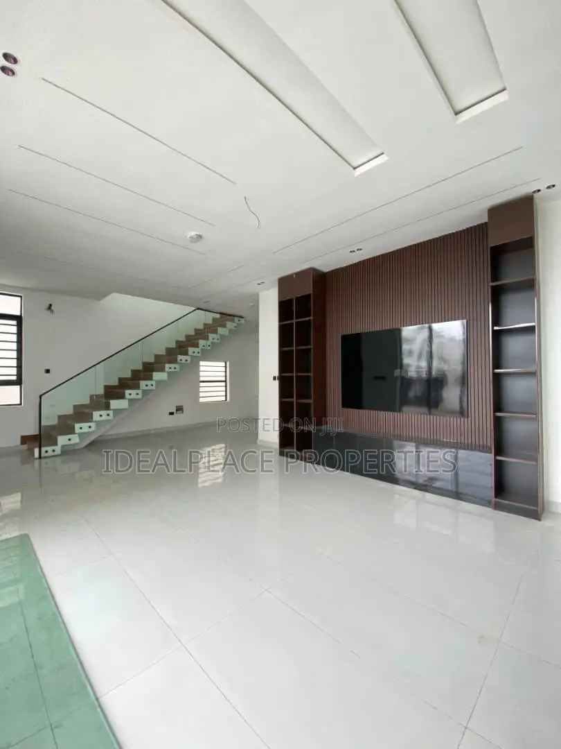 4bdrm Duplex in Lekki for sale