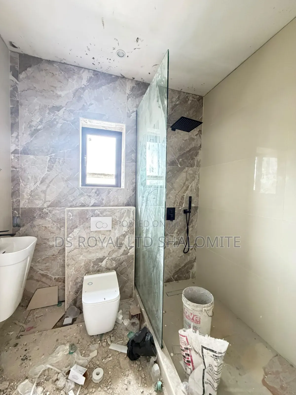 2bdrm Apartment in Ademola Adetokunbo for sale