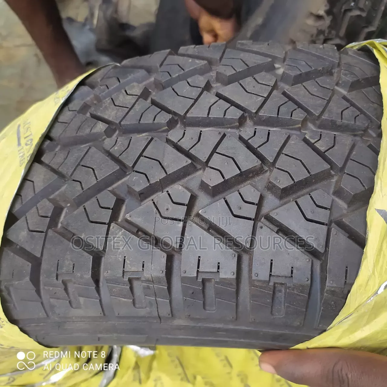 265/60/R18 Austone