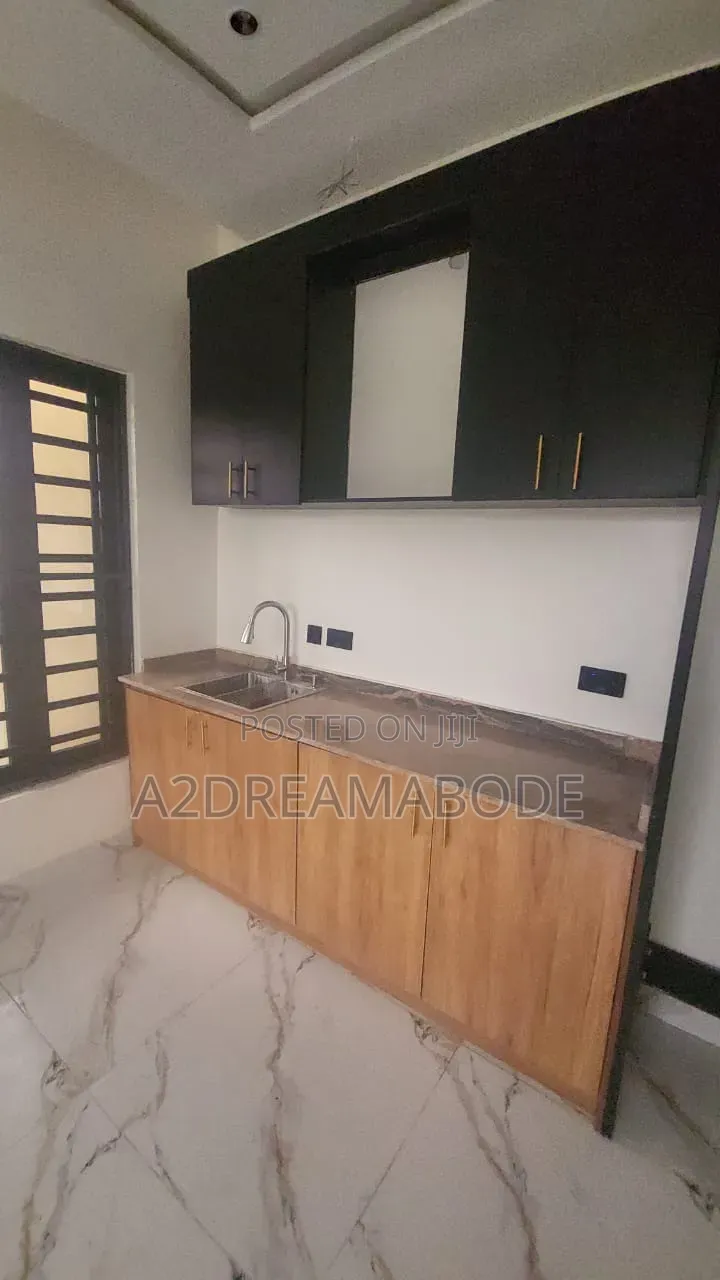 4bdrm Duplex in Ikeja for rent