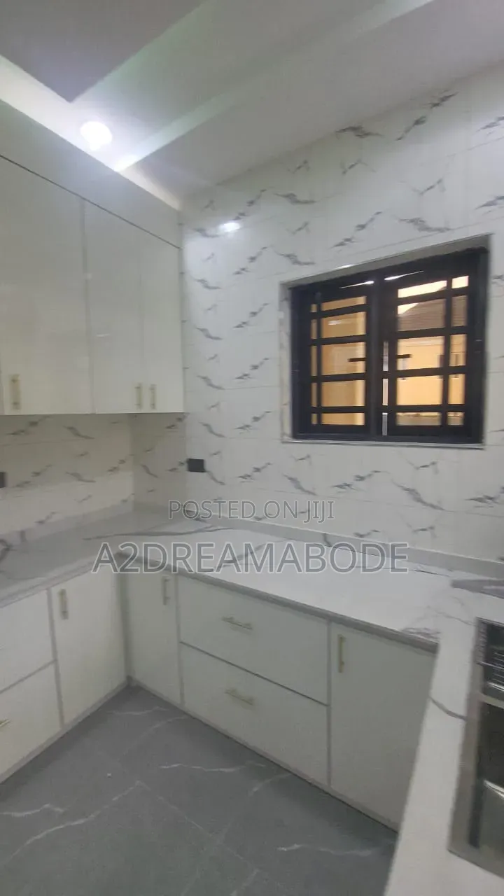 4bdrm Duplex in Ikeja for rent