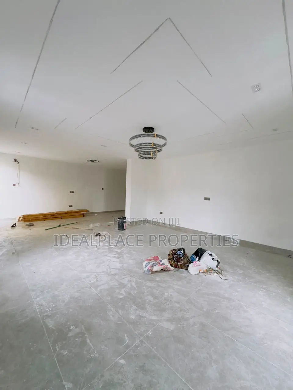 4bdrm Duplex in Iwaya for sale