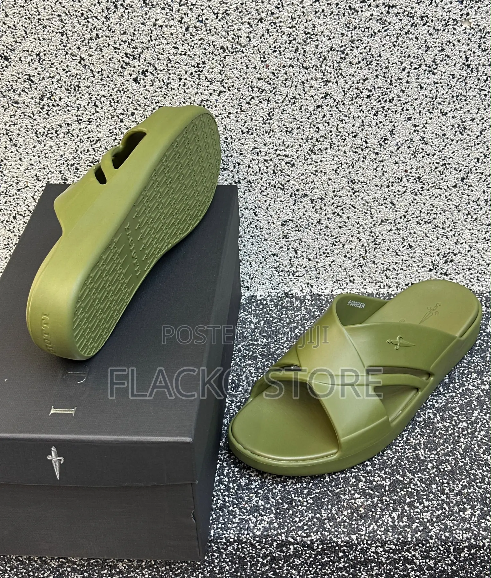 Original Cesare Paciotti Rubber Slippers
