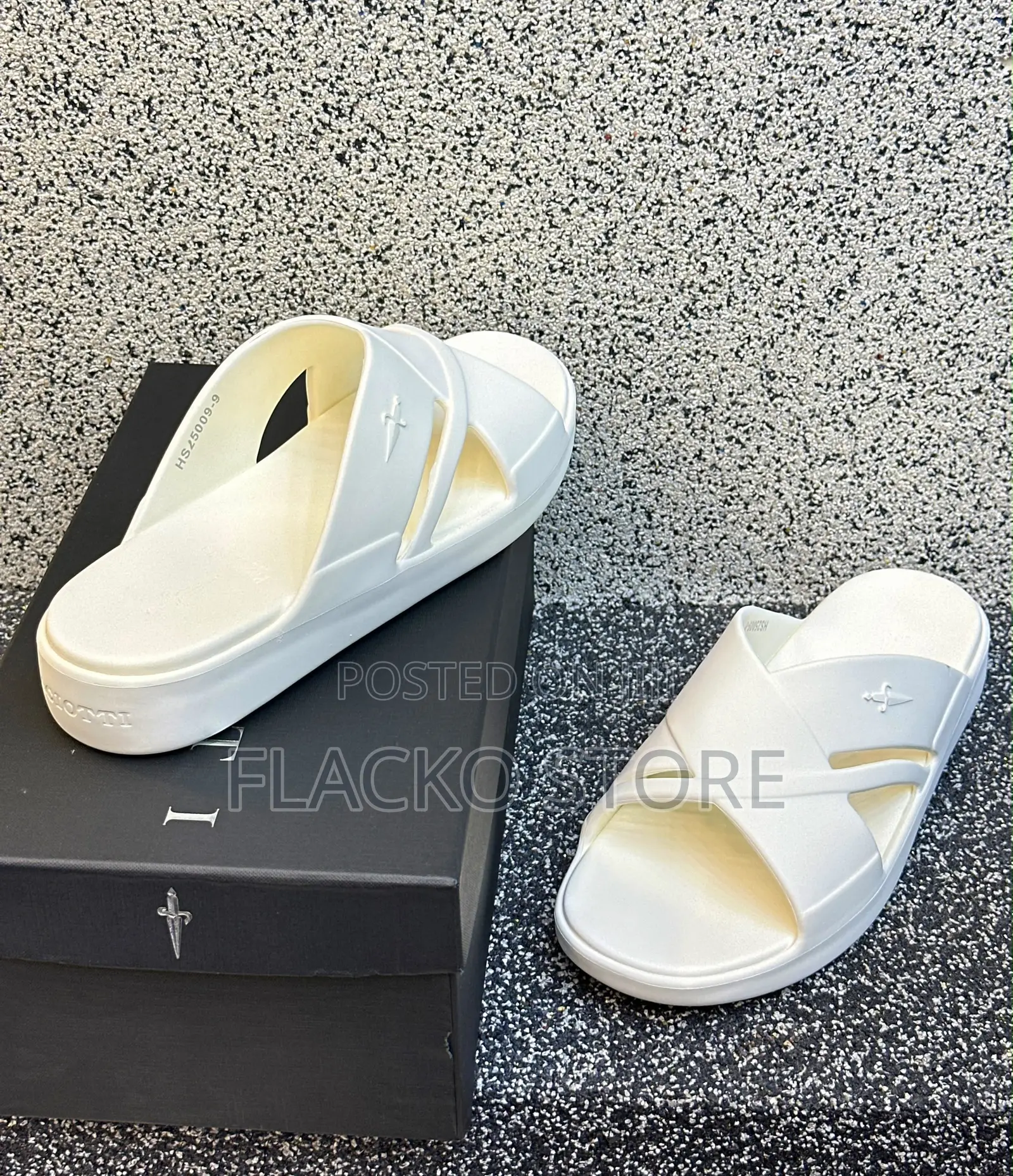 Original Cesare Paciotti Rubber Slippers