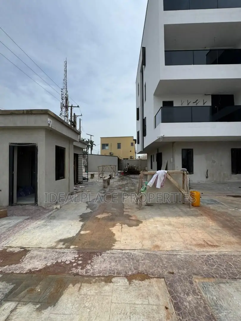 3bdrm Apartment in Ikeja GRA for sale