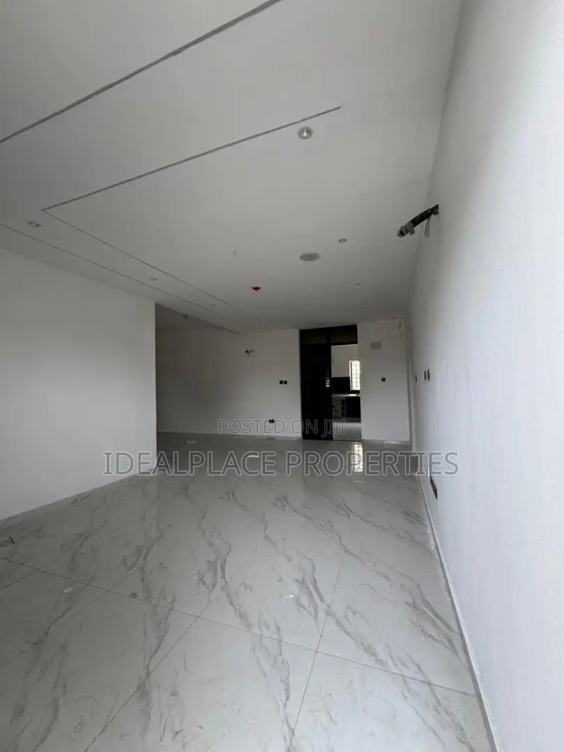 3bdrm Apartment in Ikeja GRA for sale