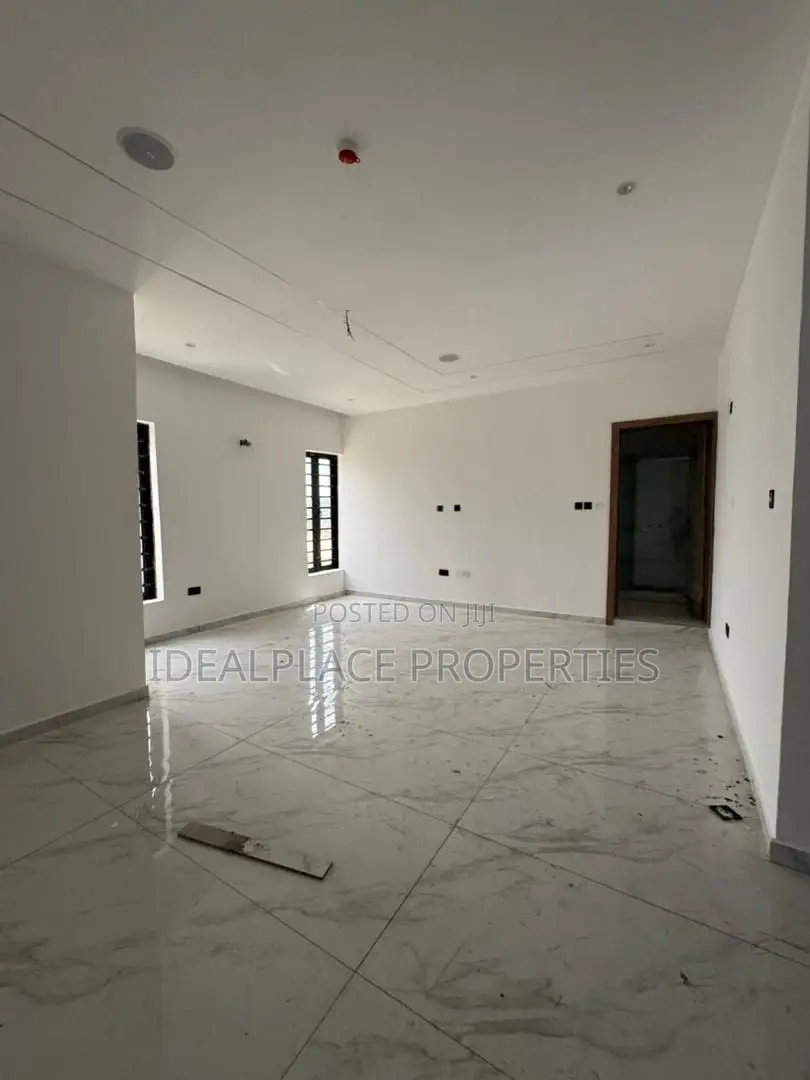 3bdrm Apartment in Ikeja GRA for sale