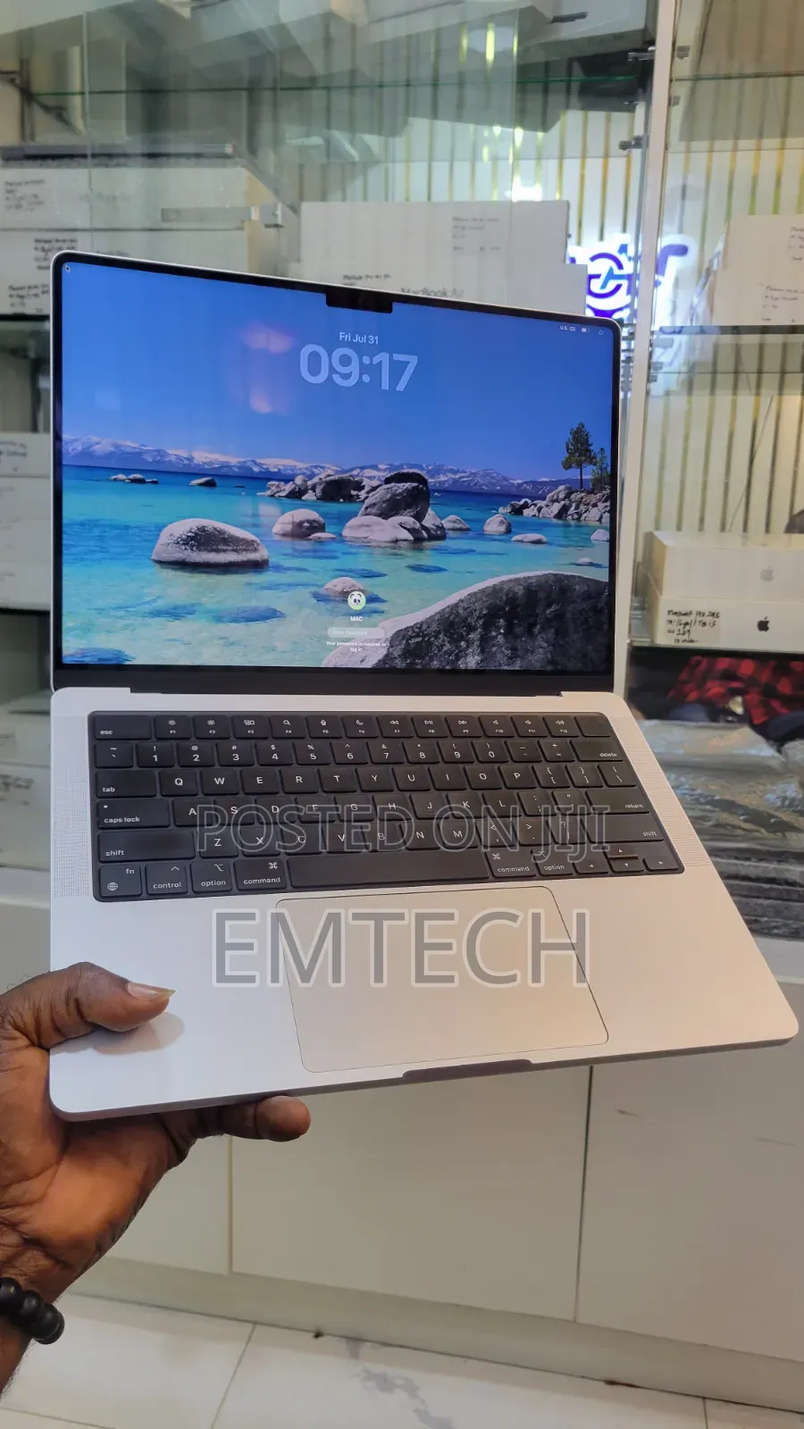 Laptop Apple MacBook Pro 2021 M1 16GB Apple M1 Pro SSD 512GB