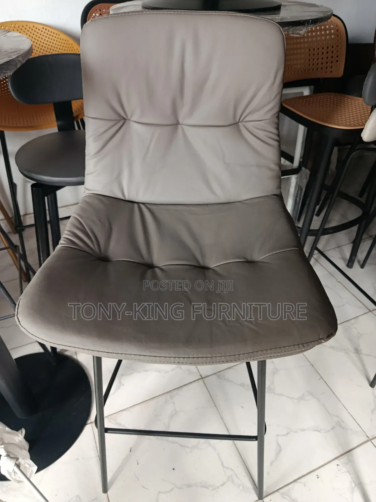 Modern Imported Luxury Bar Stool With Metal Leg
