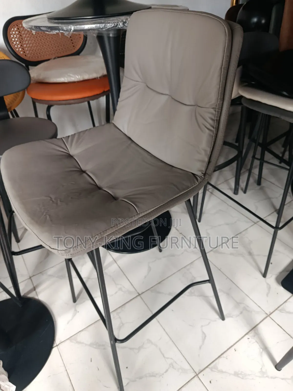 Modern Imported Luxury Bar Stool With Metal Leg