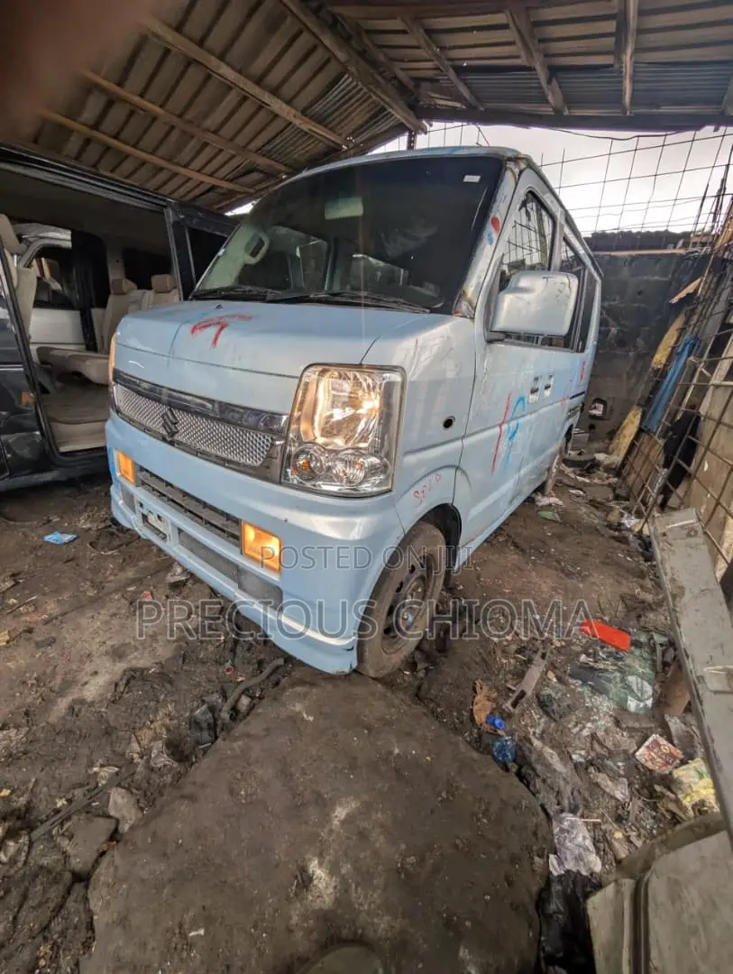 Suzuki APV Minibus 2015 Silver