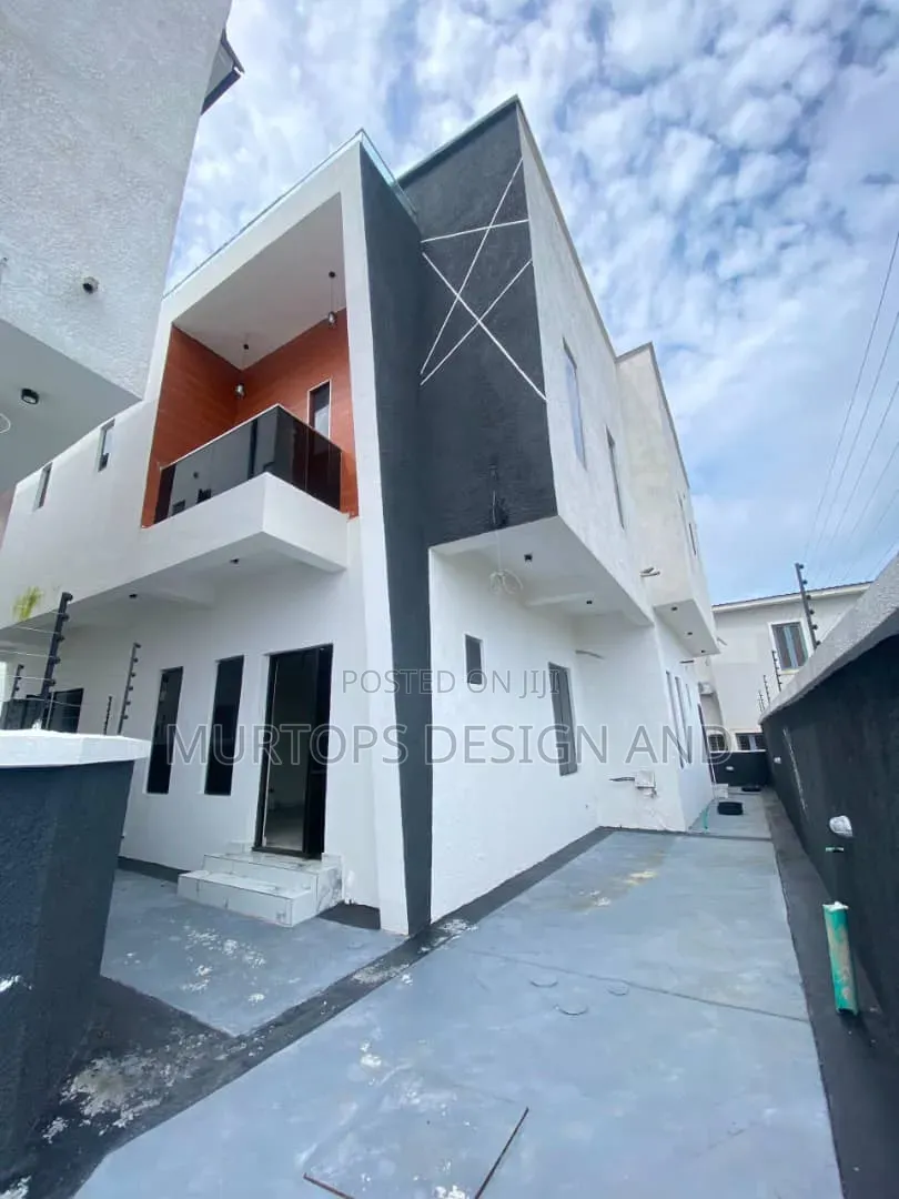 4bdrm Duplex in Lekki Phase 2 for sale