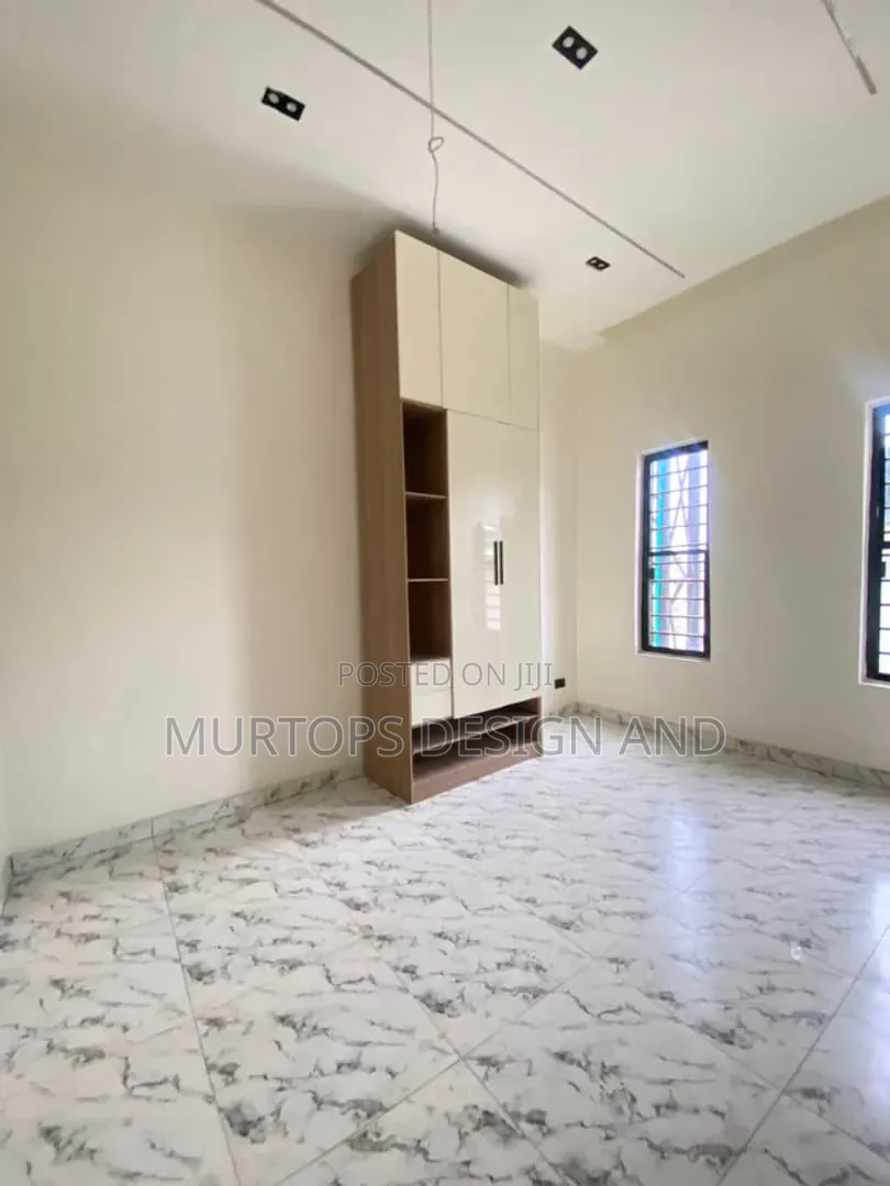 4bdrm Duplex in Lekki Phase 2 for sale