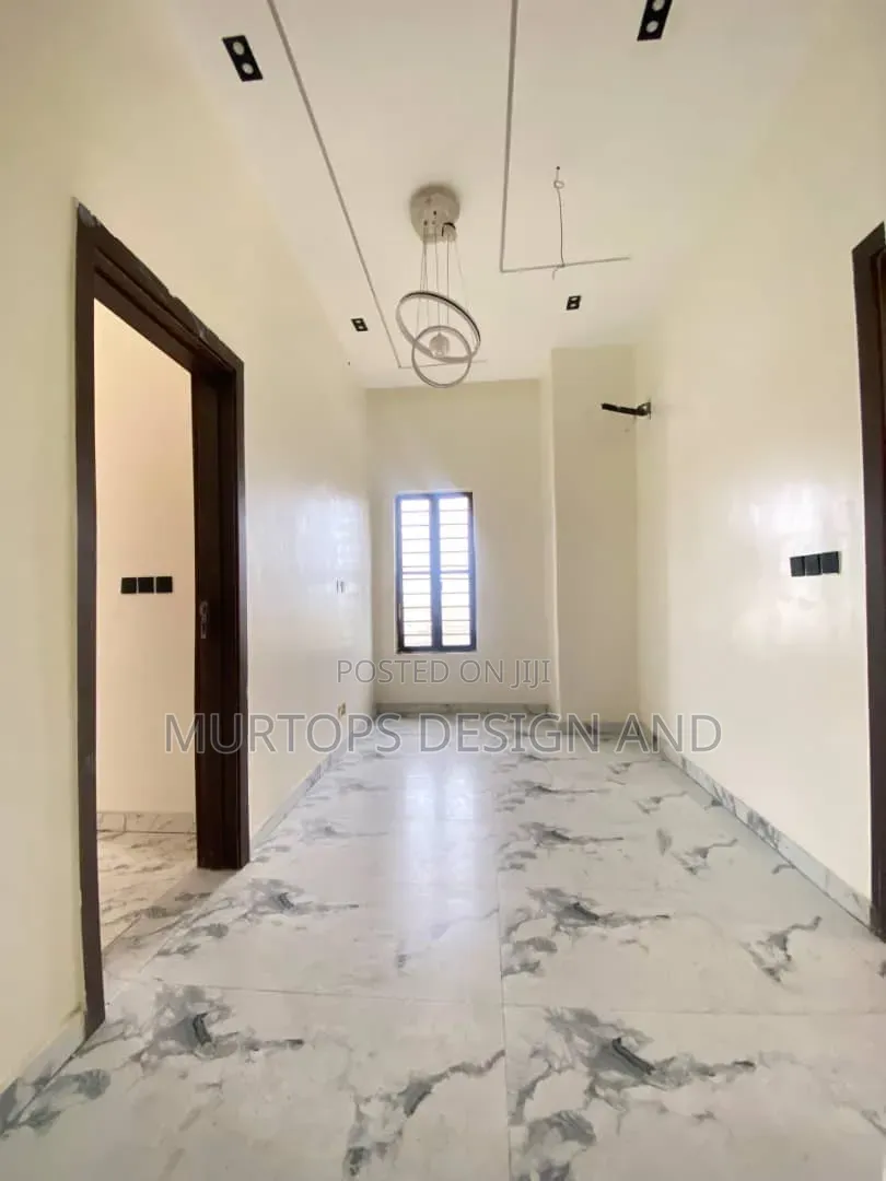 4bdrm Duplex in Lekki Phase 2 for sale