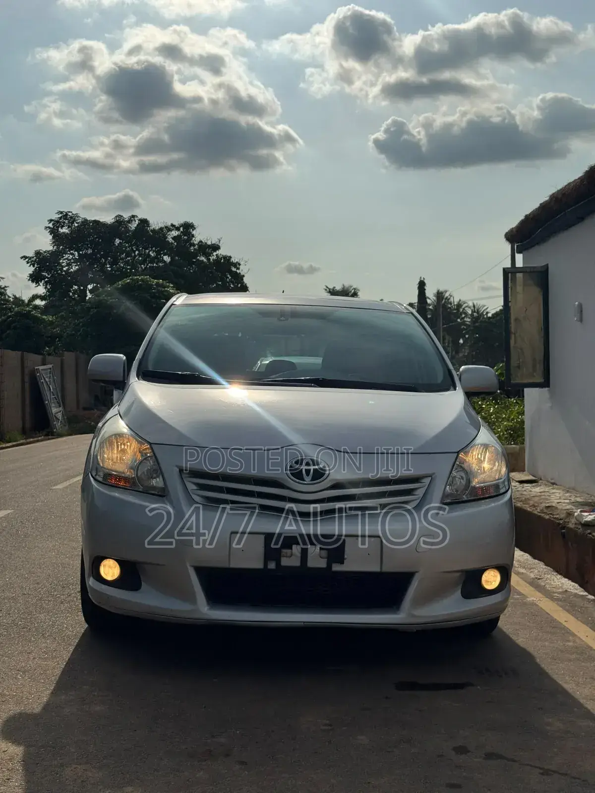 Toyota Verso 2011 Silver