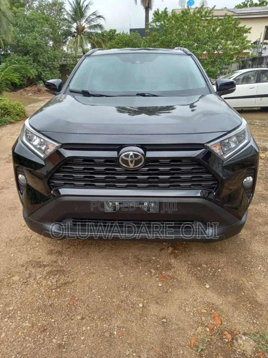 Toyota RAV4 2021 Black