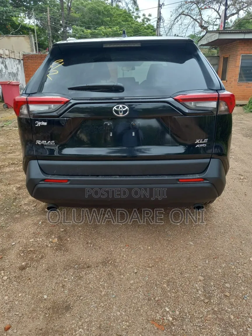 Toyota RAV4 2021 Black