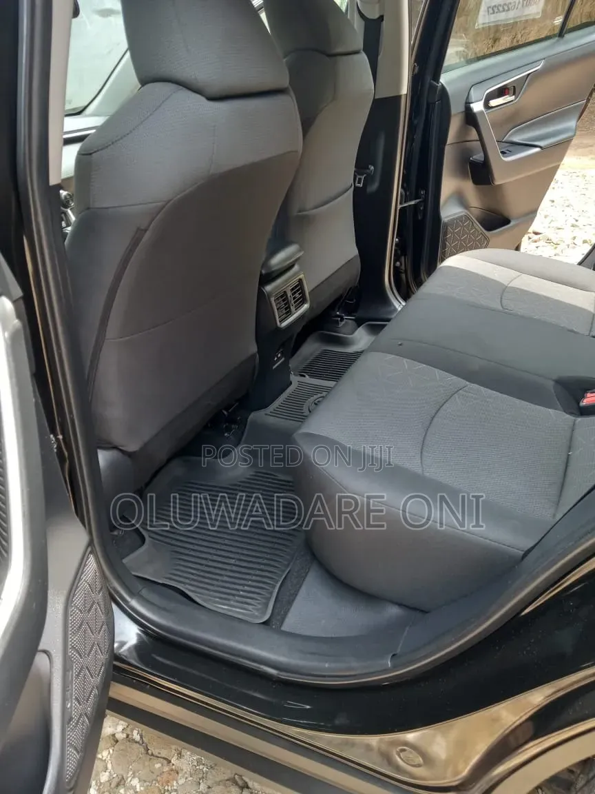 Toyota RAV4 2021 Black