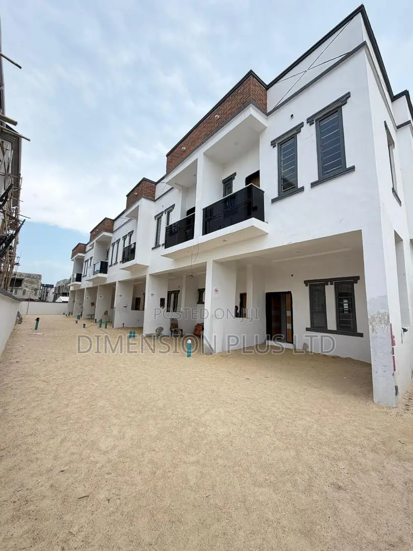 3bdrm Duplex in Ikota for sale