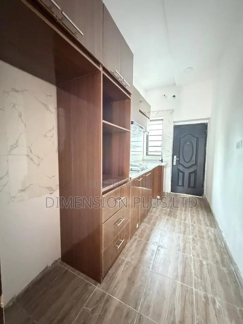 3bdrm Duplex in Ikota for sale