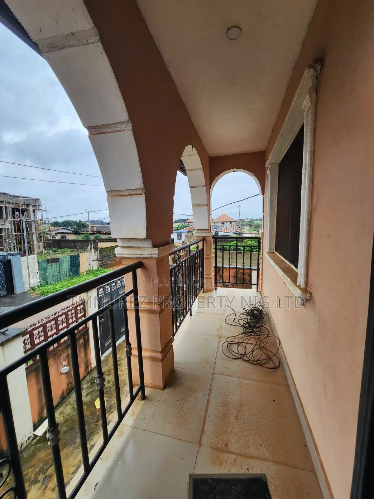 20bdrm Apartment in Ijede / Ikorodu for sale