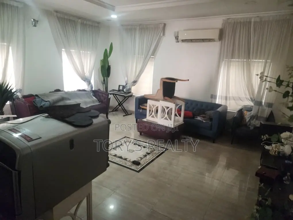 4bdrm Duplex in Ikota for sale