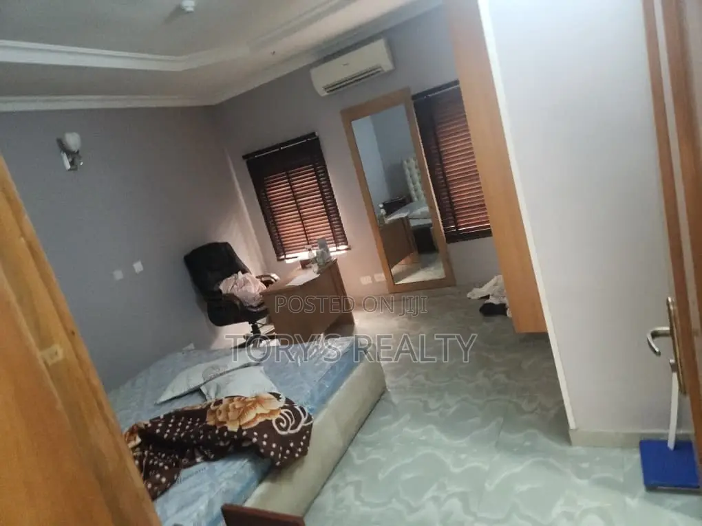 4bdrm Duplex in Ikota for sale