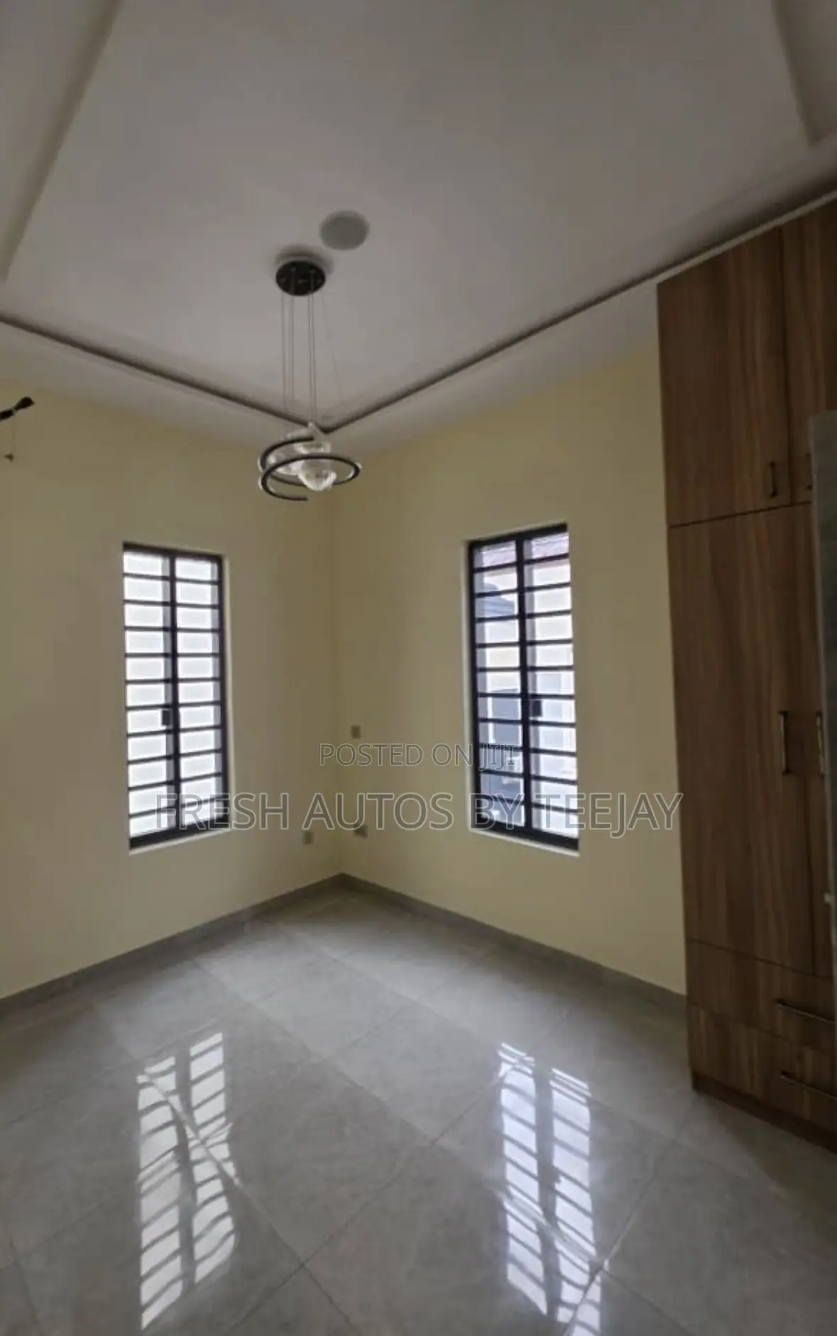 5bdrm Duplex in Omole Phase2 Estate for sale