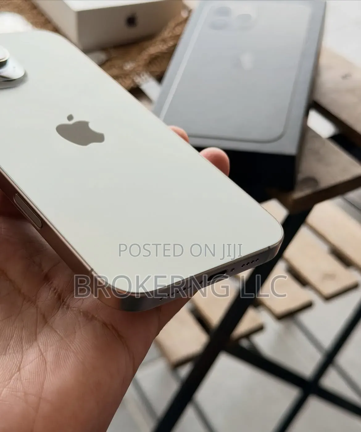New Apple iPhone 16 Pro Max 256 GB Gold
