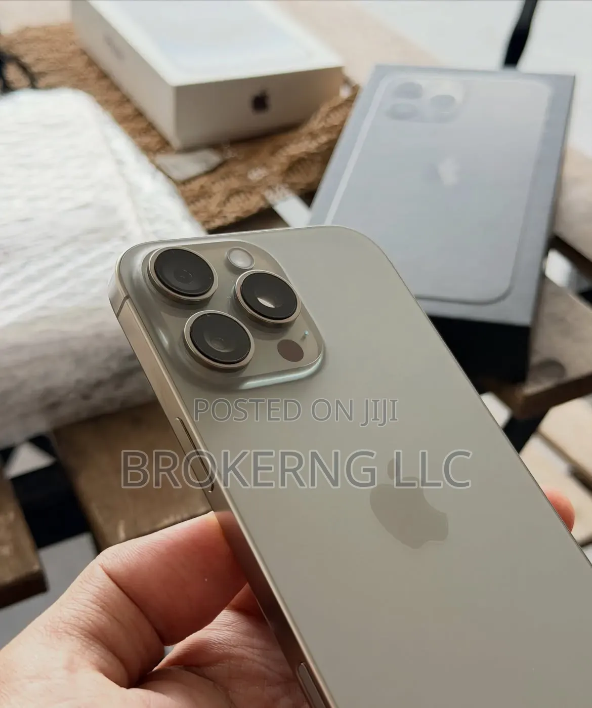 New Apple iPhone 16 Pro Max 256 GB Gold