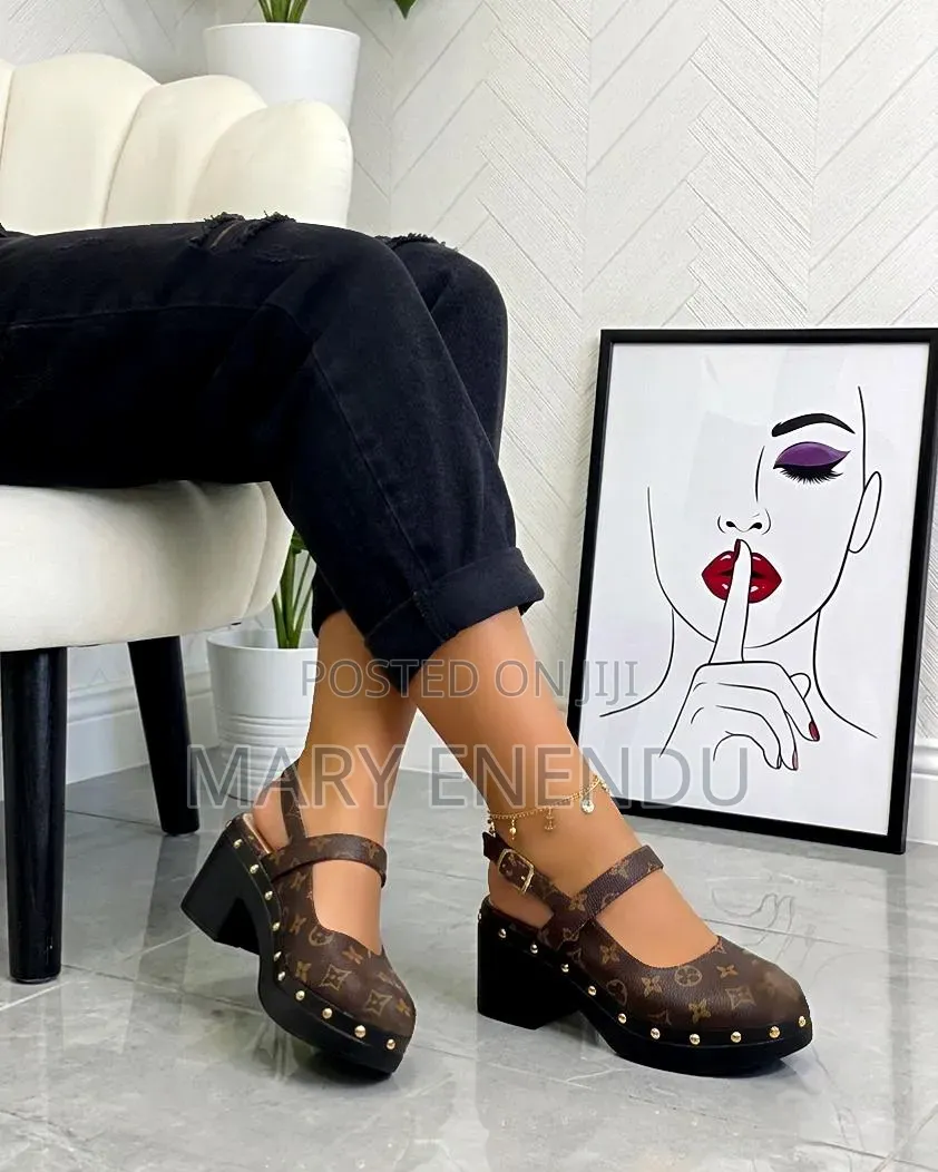 Women's Chunky Block Heel Mary Jane Slingback Pumps