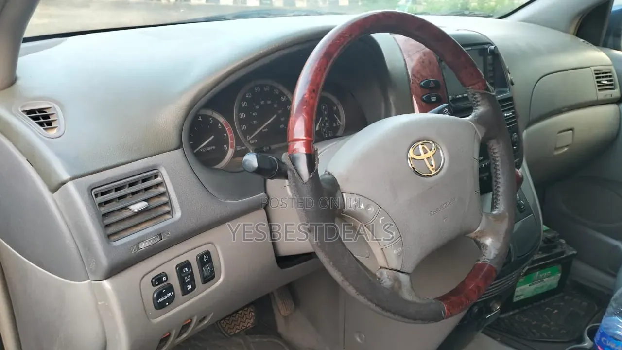 Toyota Sienna 2005 Blue