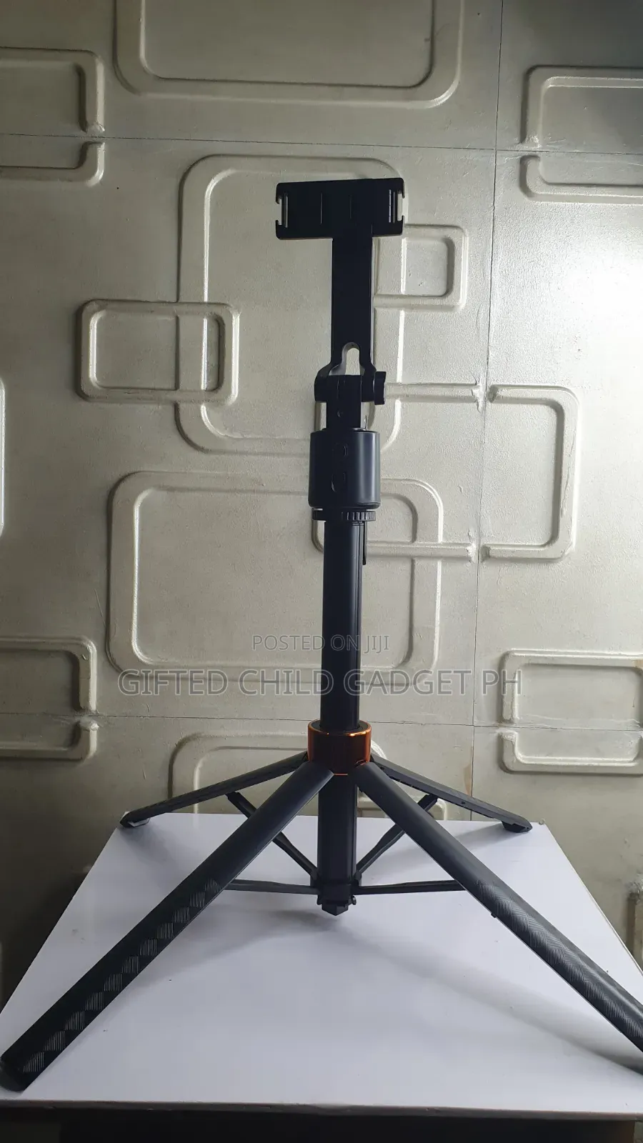 Q13 AI Tripod Smart Auto Face Tracking 360 Degrees Selfie Stick Gimbal