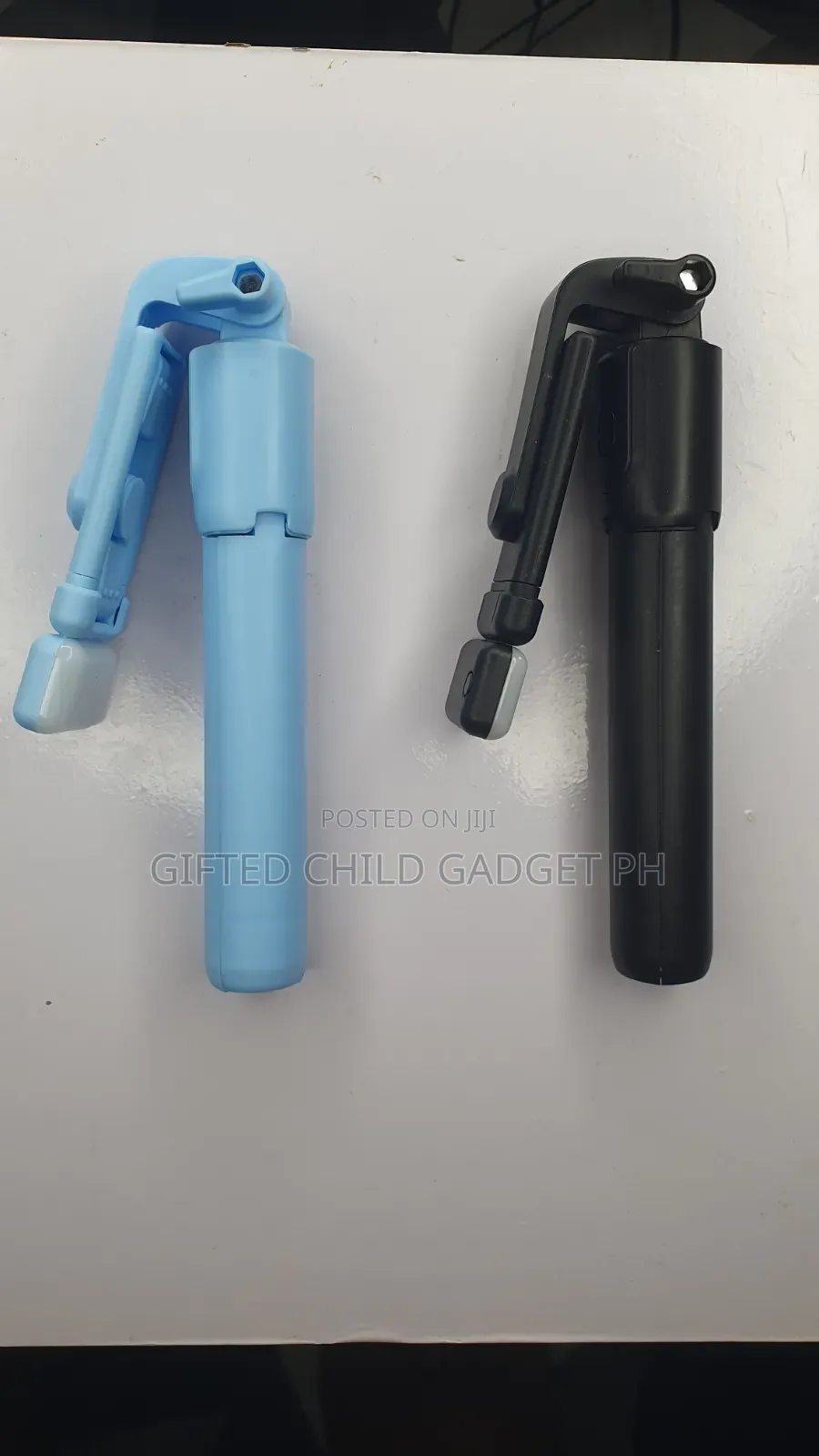 R1S Selfie Stick Tripod LED Light Bluetooth Remote 360