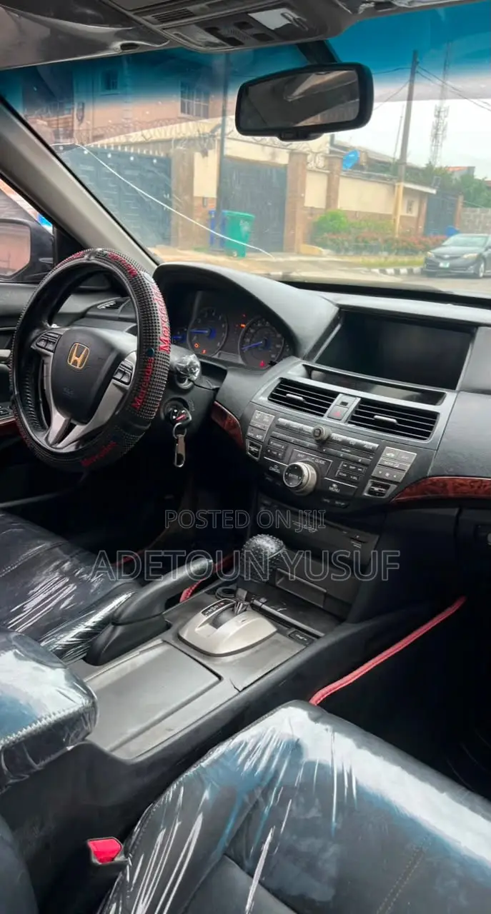 Honda Crosstour 2010 Black