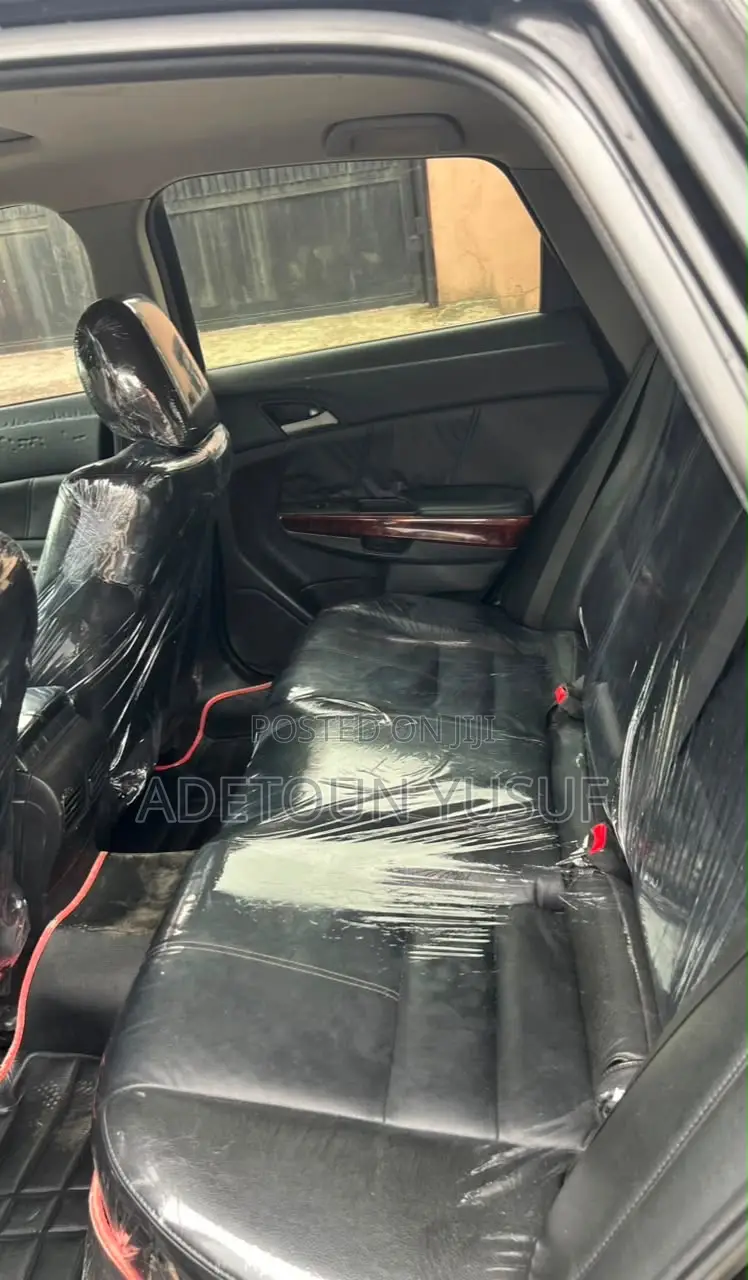 Honda Crosstour 2010 Black