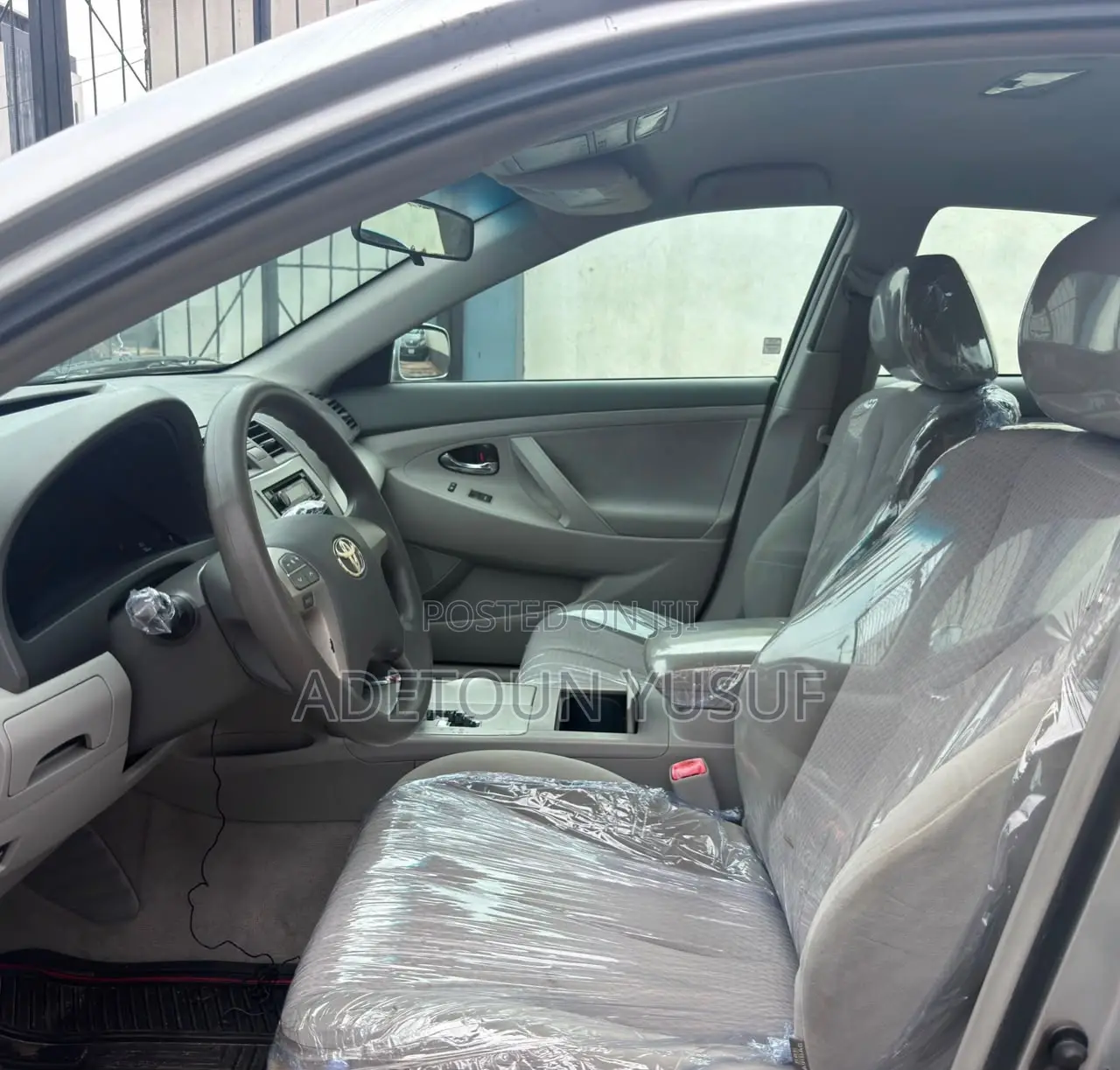 Toyota Camry LE 4dr Sedan (2.5L 4cyl 6AM) 2010 Gray