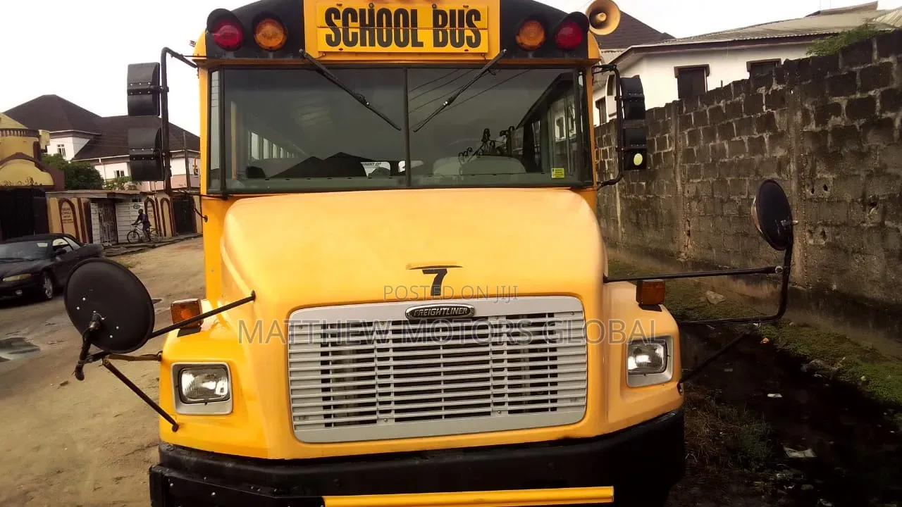 Freightliner M2 Ameritrans 2006 Yellow