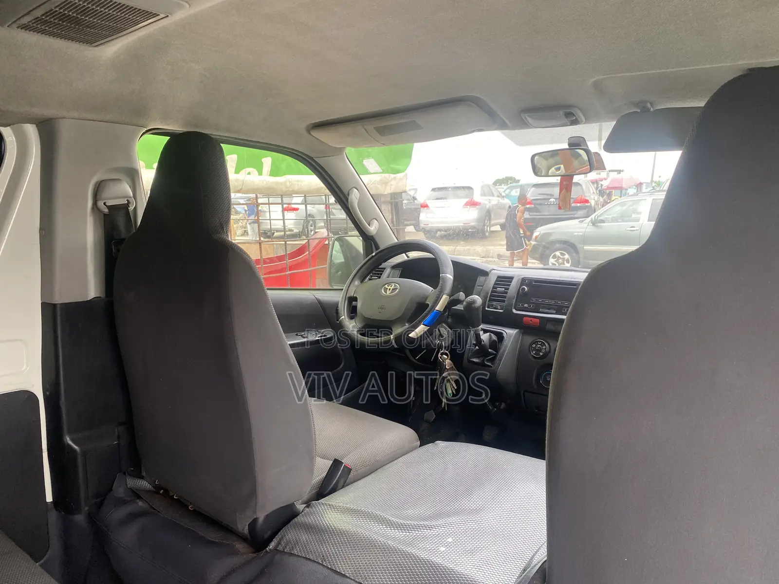 Toyota HiAce 2015 White