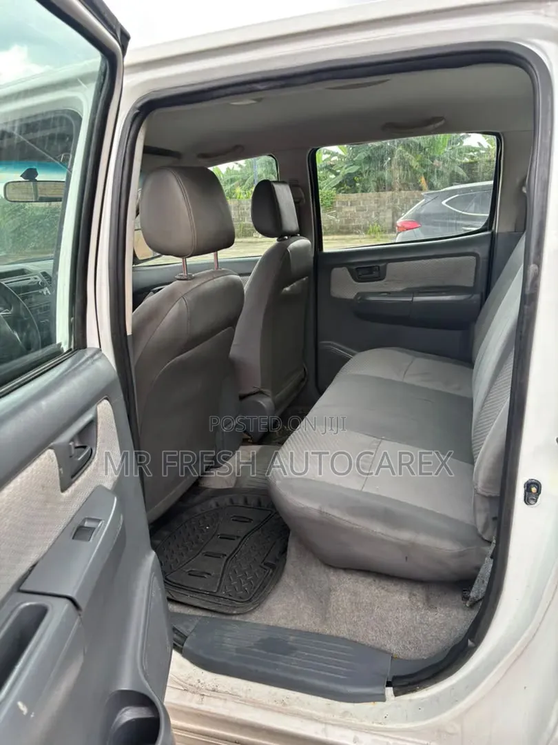 Toyota Hilux 2014 White