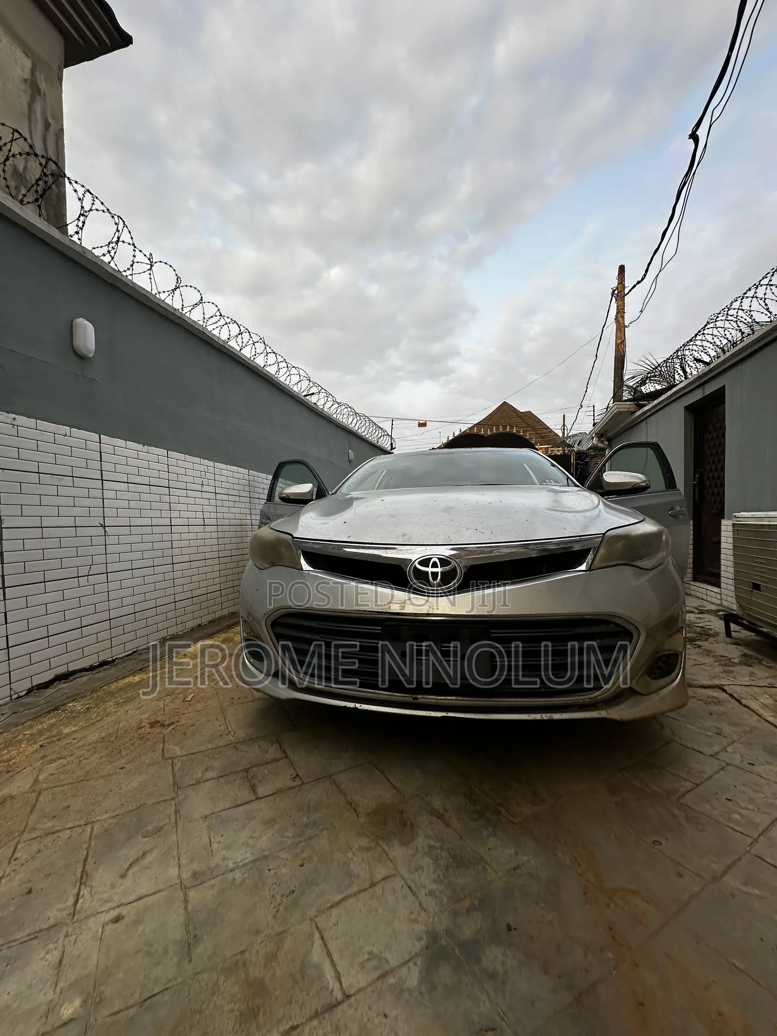Toyota Avalon XLE Sedar FWD (3.5L 6cyl 6A) 2013 Silver