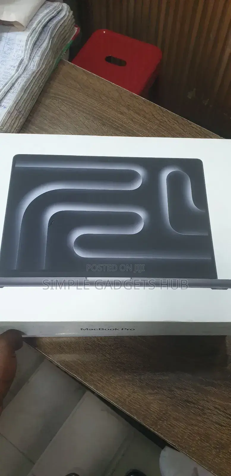 New Laptop Apple MacBook Pro 2025 M5 16GB Apple M5 SSD 512GB