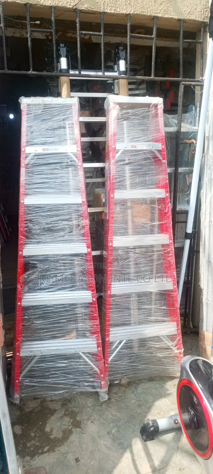 Genuine Heavy Duty 6 Steps Double Sided Fiberglass Ladder