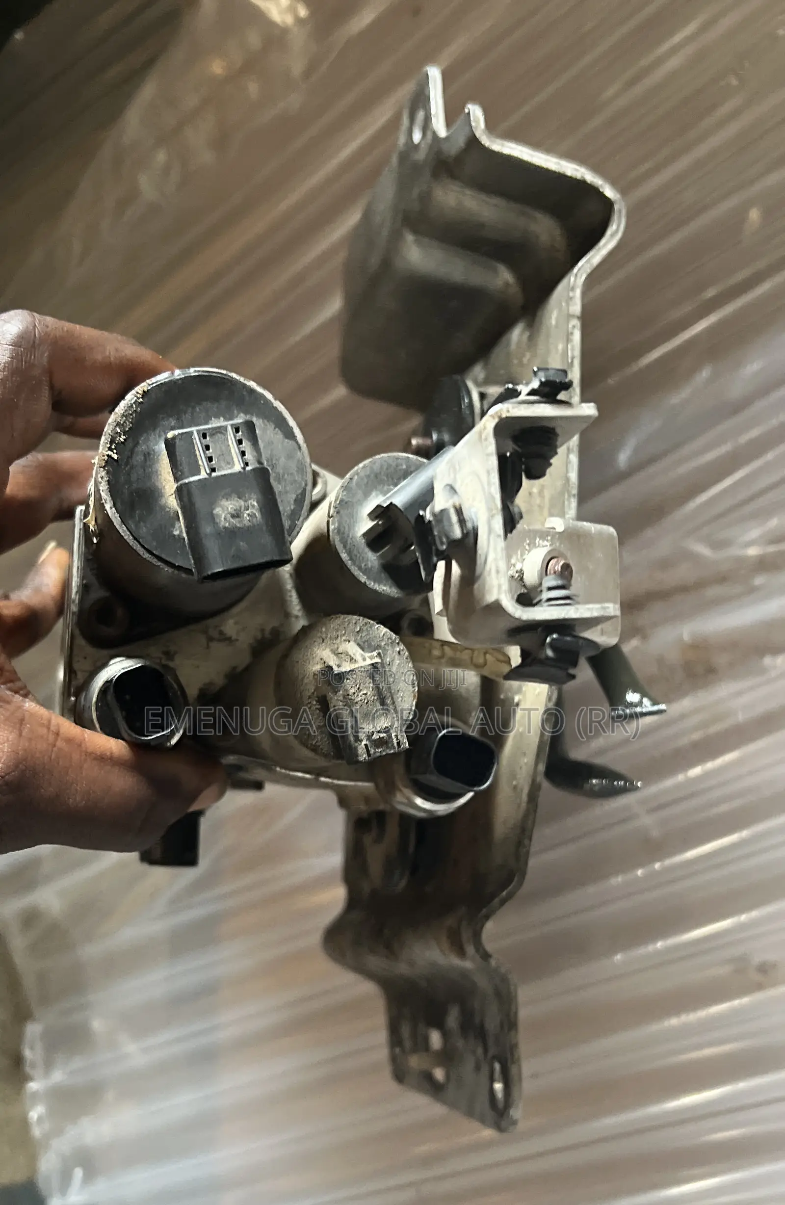 Dynamic Valve for Range Rover