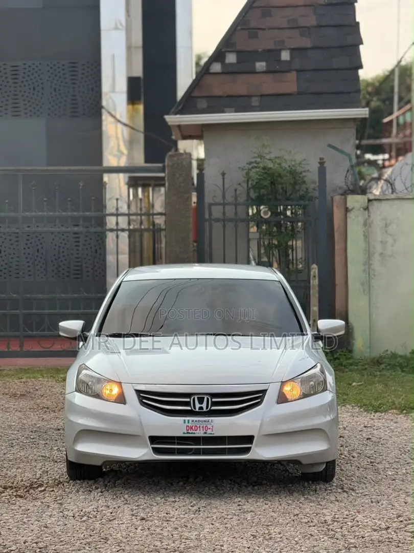 Honda Accord 2011 Silver