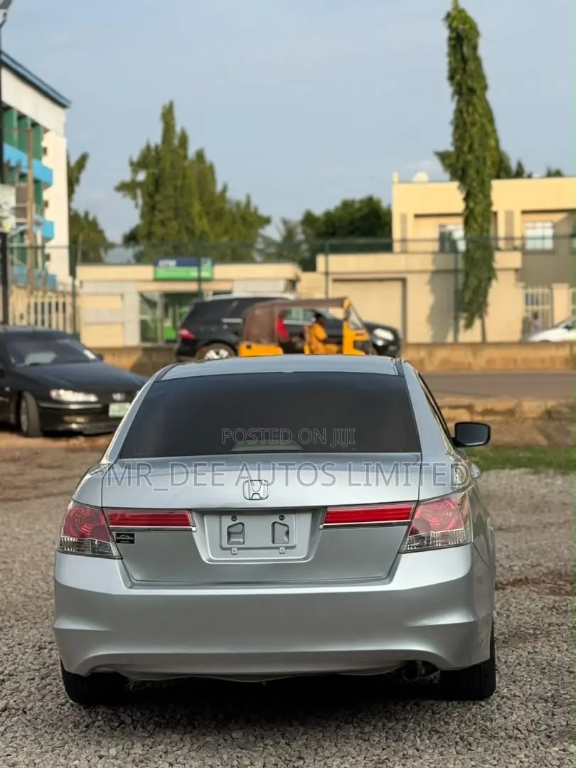 Honda Accord 2011 Silver