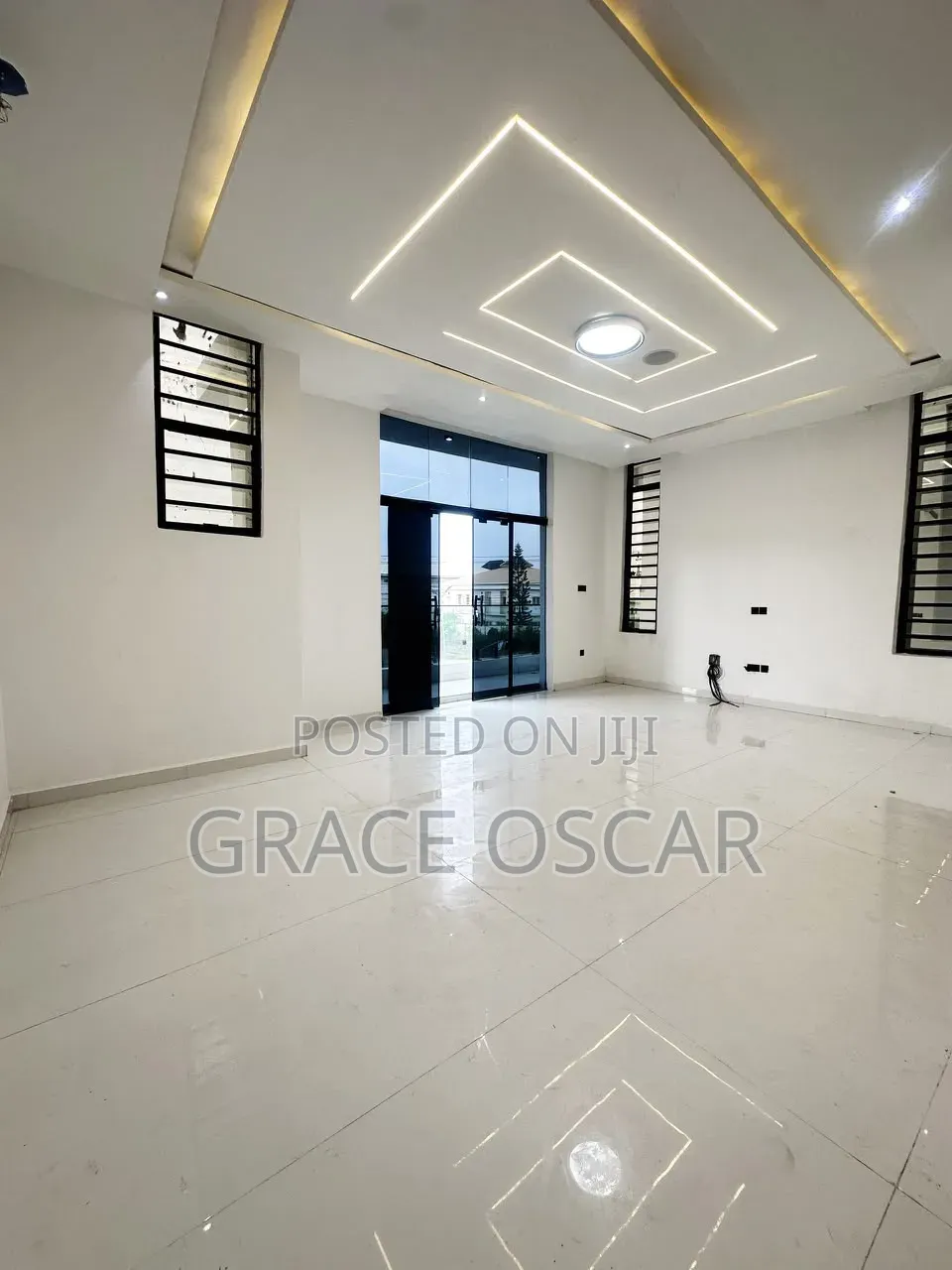 5bdrm Duplex in Ikota for sale