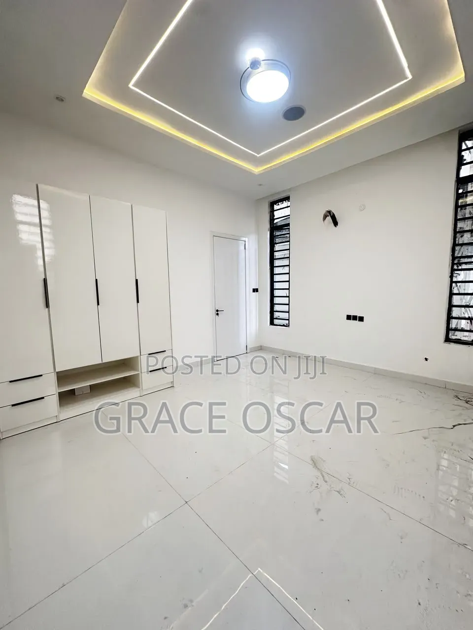 5bdrm Duplex in Ikota for sale
